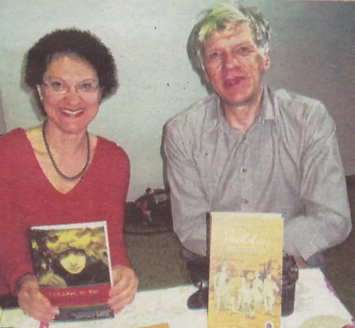 cette image illustre le salon du livre de condom où Christine Dauzere était présente en tant que auteur